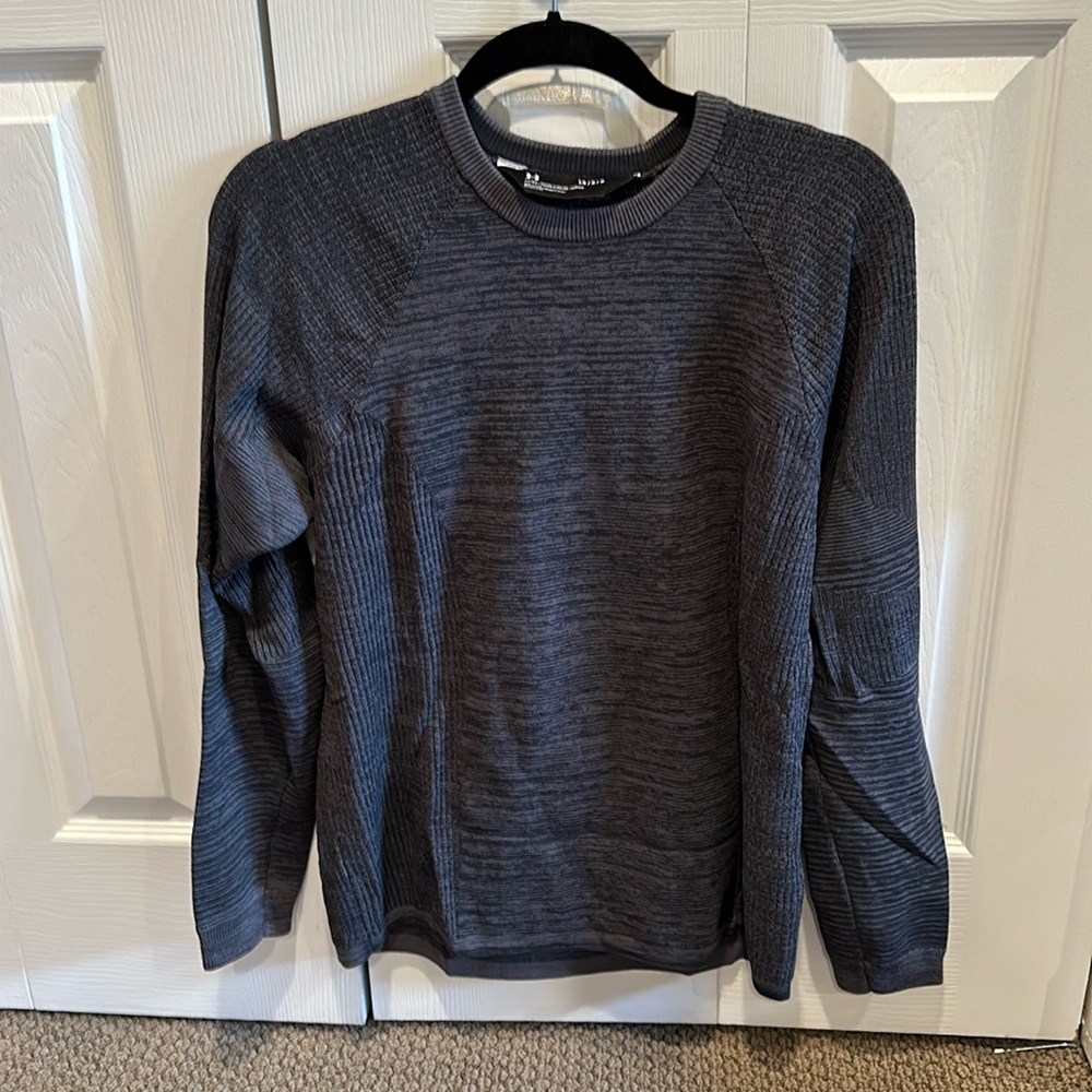 Men’s Under Armour Knit Long Sleeve Large